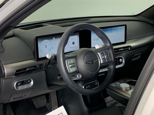 2023 Genesis GV60 Advanced AWD