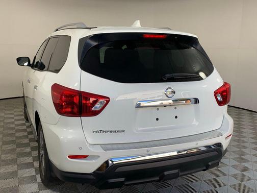 2020 Nissan Pathfinder S 2WD