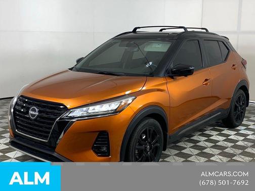 Monarch Orange Metallic/Super Black 2022 Nissan Kicks SR
