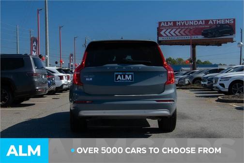 2022 Volvo XC90 T5 Momentum