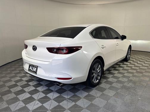 Snowflake White Pearl Mica 2026 Mazda Mazda3 FWD