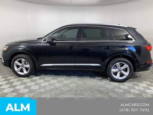 Mythos Black Metallic 2024 Audi Q7 45 Premium Plus