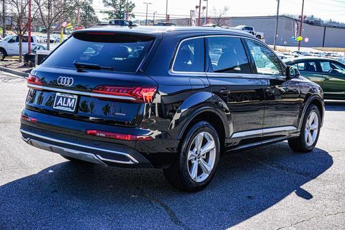 2024 Audi Q7 45 Premium Plus