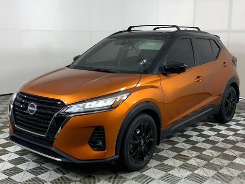 2022 Nissan Kicks SR