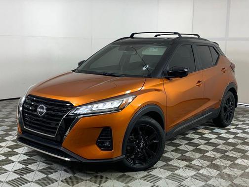 2022 Nissan Kicks SR