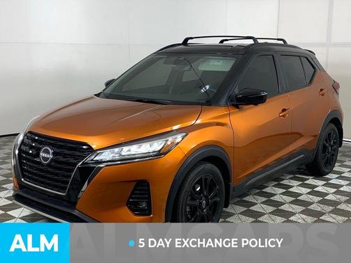 2022 Nissan Kicks SR