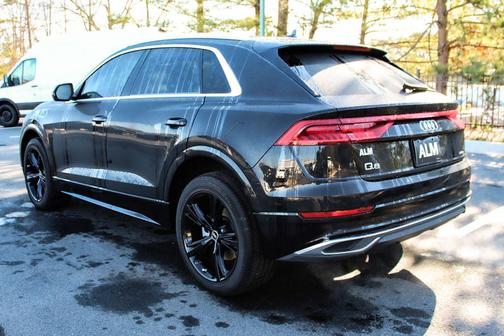 2023 Audi Q8 55 Premium Plus