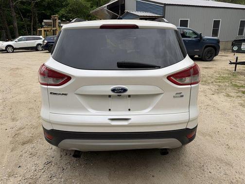 Oxford White 2016 Ford Escape SE