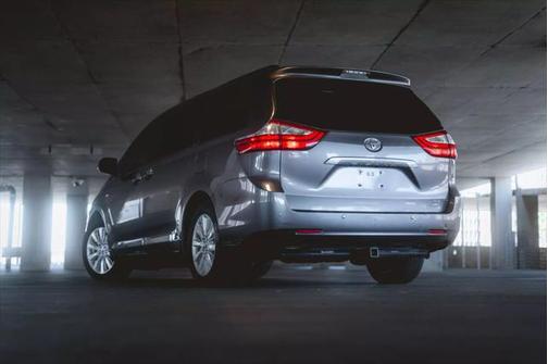 2017 Toyota Sienna XLE Premium