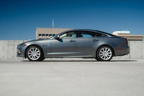 2018 Jaguar XJ XJ R-Sport