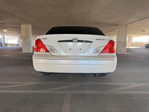 2002 Toyota Avalon XLS