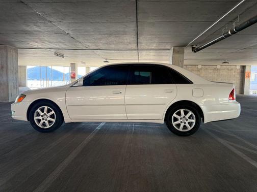 2002 Toyota Avalon XLS