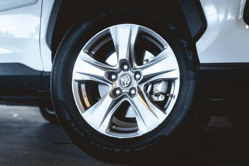 2023 Toyota RAV4 Hybrid LE