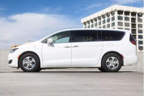 2019 Chrysler Pacifica Hybrid Touring Plus