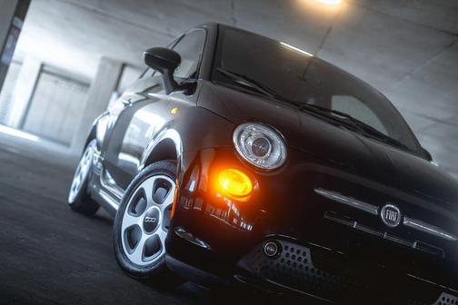 2017 FIAT 500e Battery Electric