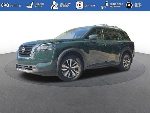 2024 Nissan Pathfinder SL