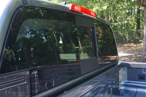 2025 Nissan Frontier S