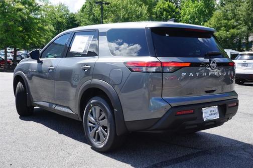 2025 Nissan Pathfinder S