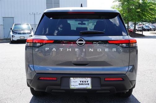 2025 Nissan Pathfinder S