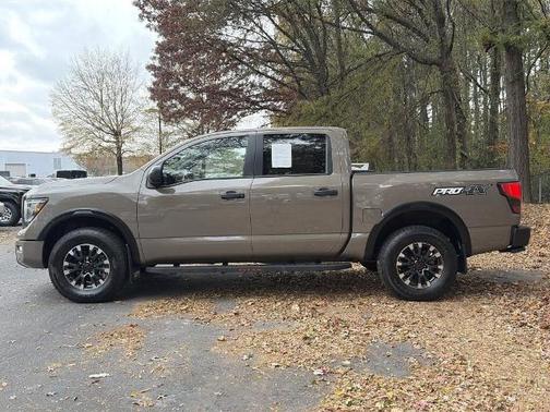 2024 Nissan Titan PRO-4X