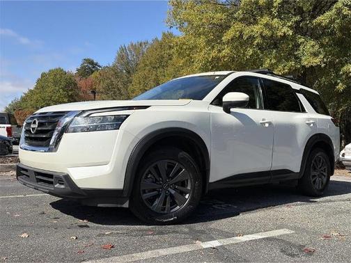 2022 Nissan Pathfinder SV