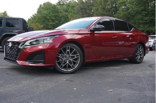 2024 Nissan Altima 2.0 SR