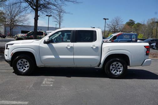 2024 Nissan Frontier SV