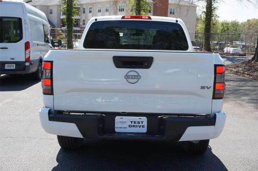2024 Nissan Frontier SV