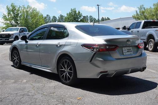 2024 Toyota Camry SE