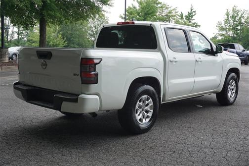 2024 Nissan Frontier SV
