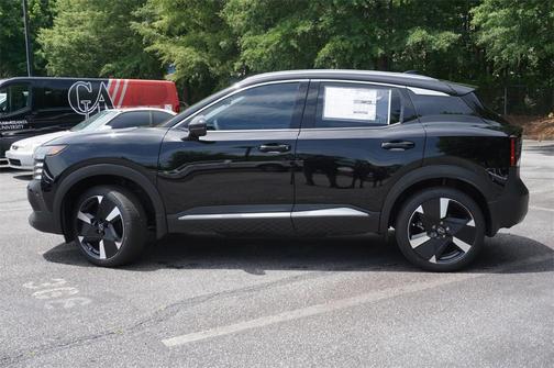 2025 Nissan Kicks SR