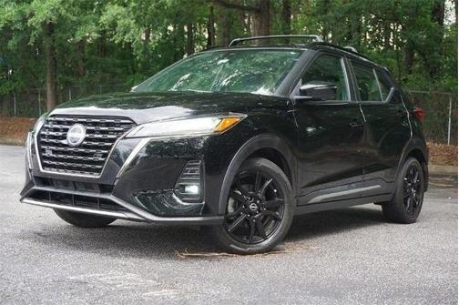 2022 Nissan Kicks SR