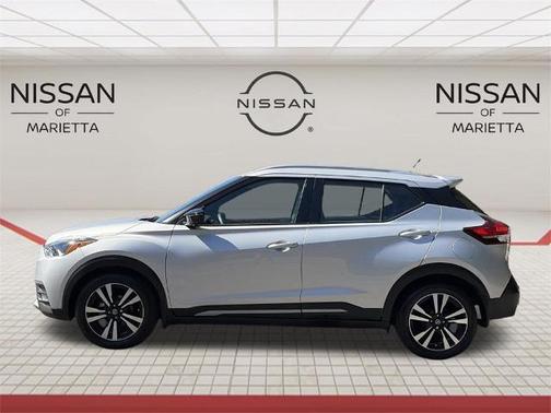 2020 Nissan Kicks SR