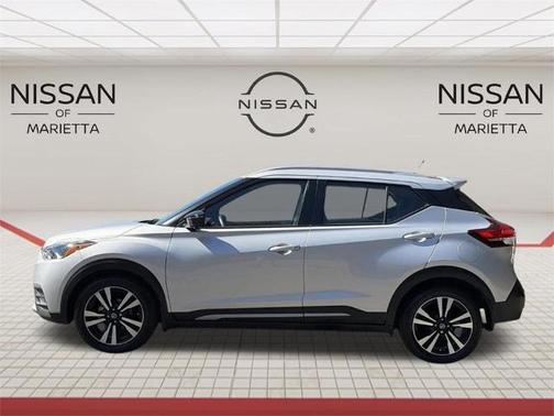 2020 Nissan Kicks SR
