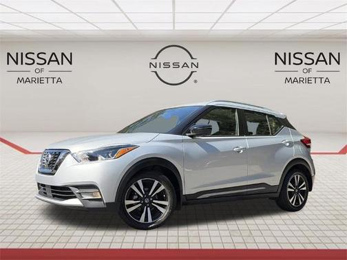 2020 Nissan Kicks SR