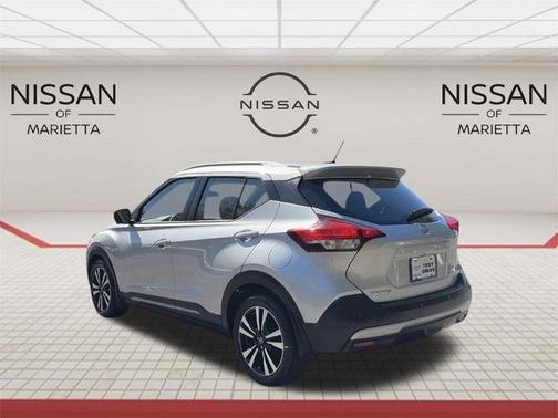 2020 Nissan Kicks SR
