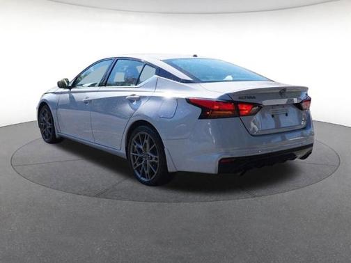 2024 Nissan Altima 2.0 SR