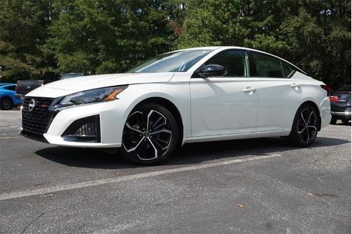 2025 Nissan Altima SR