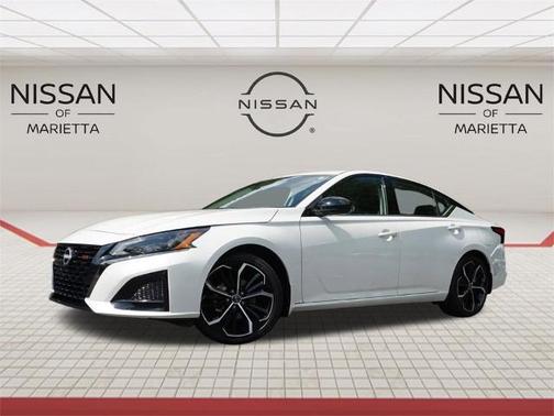 2025 Nissan Altima SR