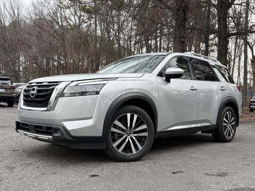 2023 Nissan Pathfinder Platinum