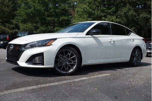 2024 Nissan Altima 2.0 SR