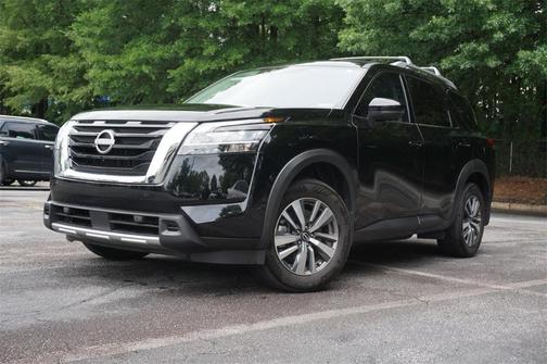 2024 Nissan Pathfinder SL