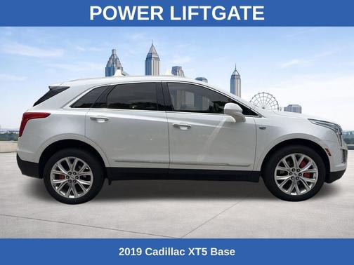 Crystal White Tri-Coat 2019 Cadillac XT5 Base