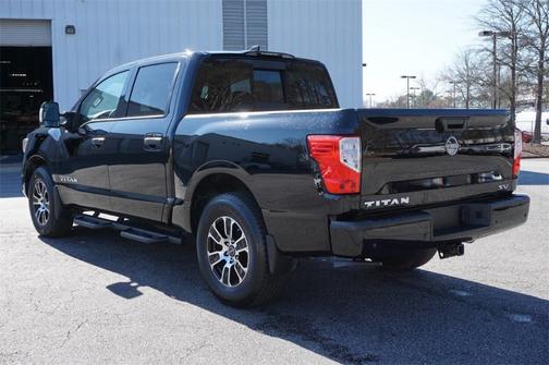 2024 Nissan Titan SV