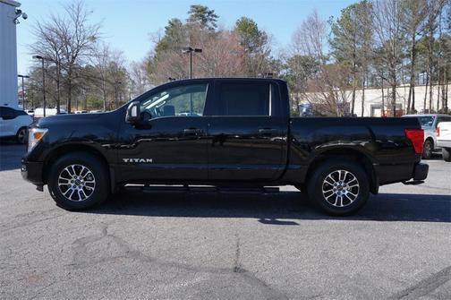 2024 Nissan Titan SV