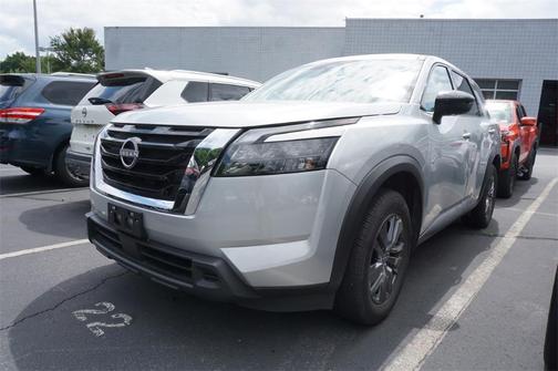 2024 Nissan Pathfinder S