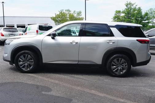 2024 Nissan Pathfinder S