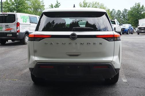 2024 Nissan Pathfinder S