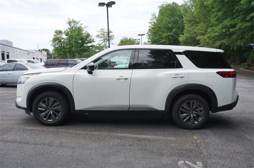 2024 Nissan Pathfinder S