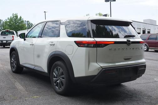 2024 Nissan Pathfinder S